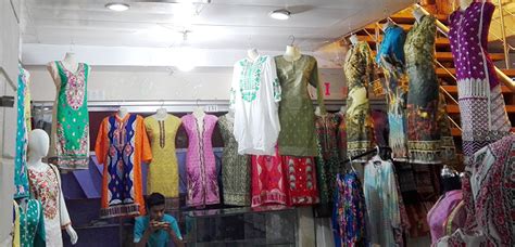 The Shopaholic S Paradise Zainab Market Karachi Youlin Magazine
