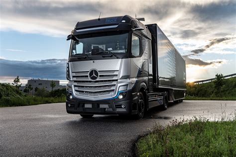 Daimler Trucks Testy Ci Ar Wki Z Nap Dem Na Wodorowe Ogniwa Paliwowe