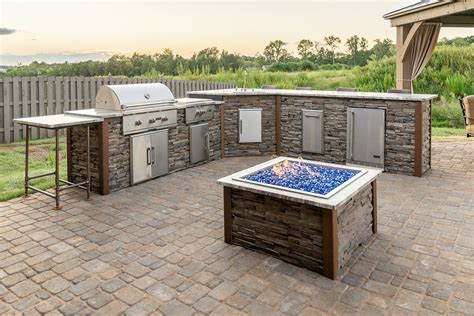 Custom Outdoor Kitchens 7 Essential Facts Before You Buy