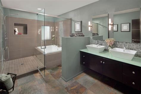 Another common size for a smaller bathroom is a 7' x 7' foot design. Master Bathroom Floor Plans - Meggiehome