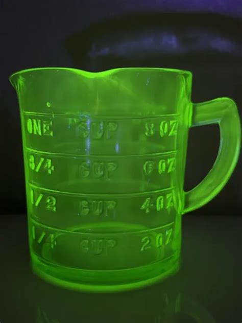 VINTAGE HAZEL ATLAS Green Depression Glass Measuring Cup 3