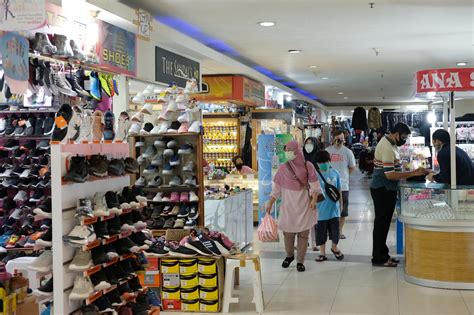 Maybe you would like to learn more about one of these? Blok M Square Terapkan Protokol Kesehatan, Transaksi Belanja Melesat - TrenAsia