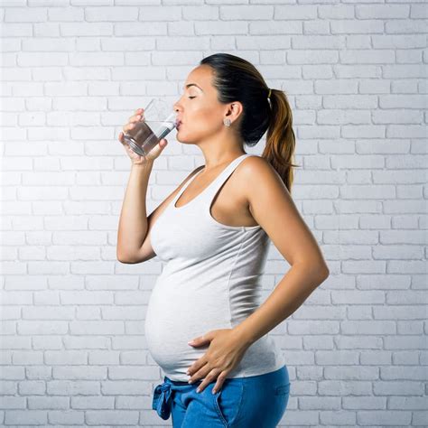 La Importancia De Beber Agua En El Embarazo Como Y Cuanta Tomar My