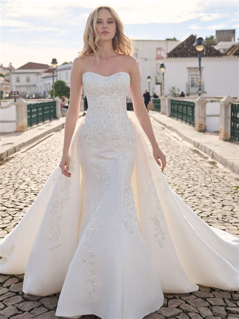 Senovia Fit And Flare Wedding Gown Sottero And Midgley