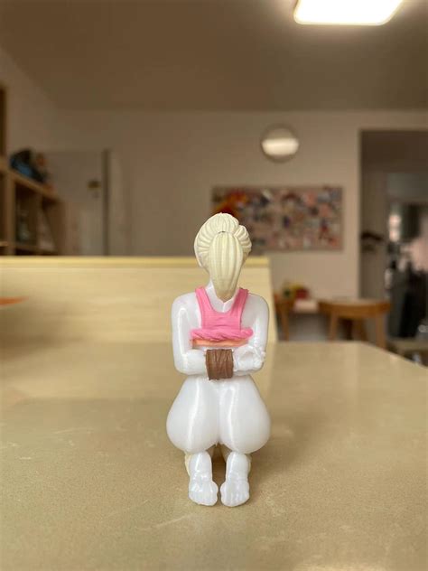 Descargar Sub Series 01 Tied Up And Humiliated Kneeling Slave Girl De Manufaktura Miniatures Llc
