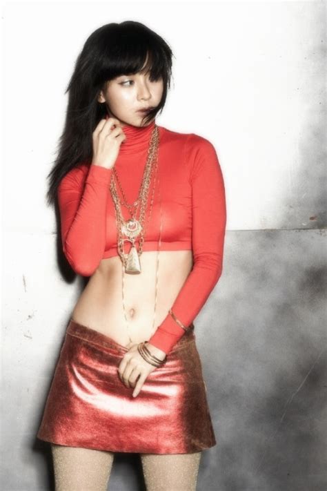 Eye Candy 10 Real Hot Moments Of Song Ji Hyo S Daily K Pop News