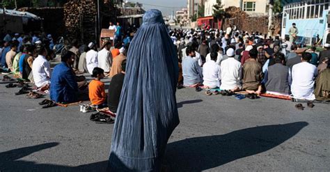Afghanistan Taliban Impose Burqa On Women In Public Breakinglatestnews Breaking Latest News
