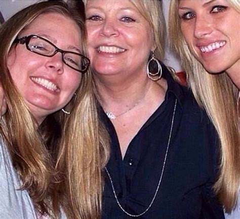 Ashlie walker paul walker sister. Ashlie Walker, Cheryl Walker and Stephanie.