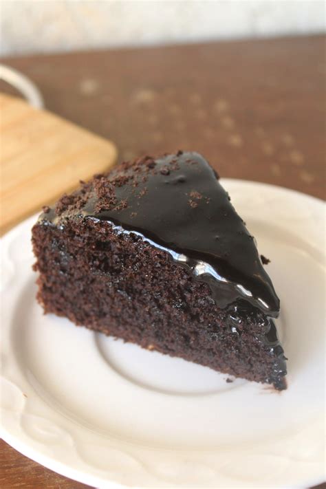 Moist Eggless Chocolate Cake Video Instructions Theyellowdaal