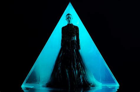 First Trailers For Nicolas Winding Refn S The Neon Demon Starring Elle Fanning