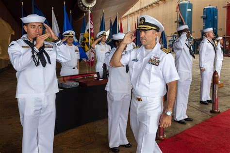 Essex Holds Change Of Command Ceremony Naval Surface Force Us