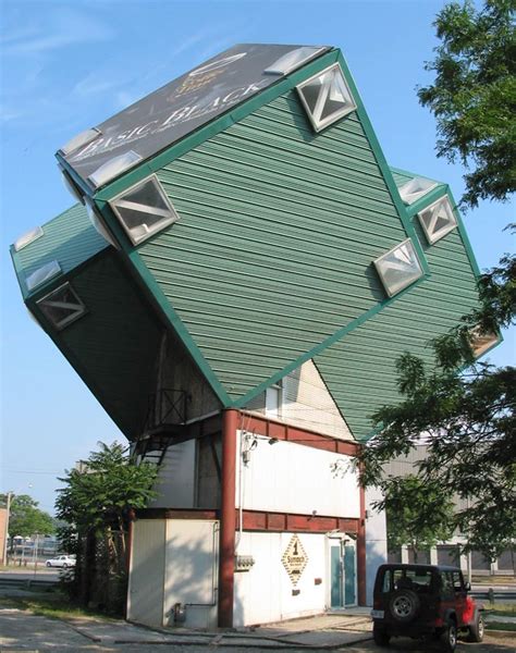 Aco Toronto Cube House