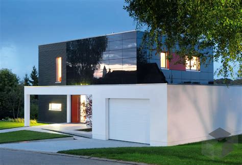 Einige davon beziehen sich auf die erforderlichen abstände, die bauwerke auf einem grundstück zum ich plane einen garagenanbau. Kubushaus mit vorgesetzter Garage in weiß in 2020 ...