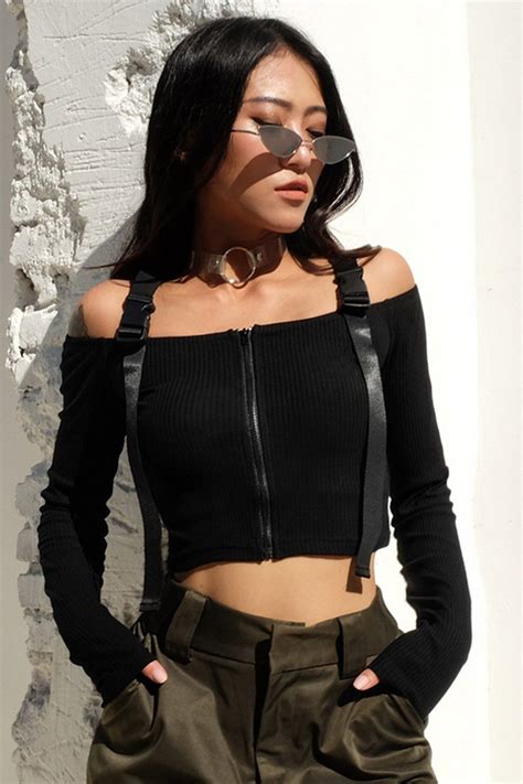 Atomic Strapped And Ribbed Crop Top In 2021 Korean Fashion Korean