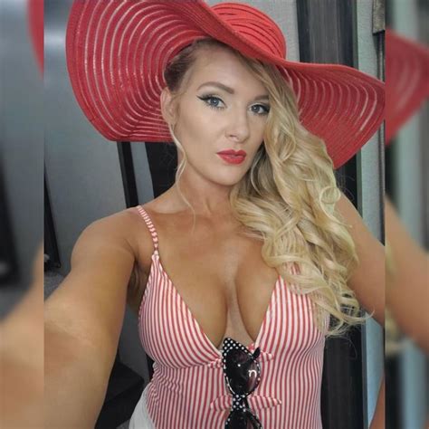 Lacey Evans Bio Wiki Real Name Age Height Weight Military Career Wwe Husband Daughter