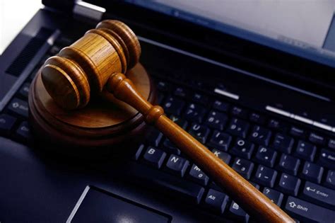 Aspek fitnah dan pencemaran nama baik 4. ASPEK HUKUM CYBER LAW DI INDONESIA ~ NINDYA APRILIA