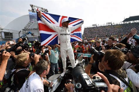 Formule 1 Hamilton Remporte Le Championnat Des Pilotes