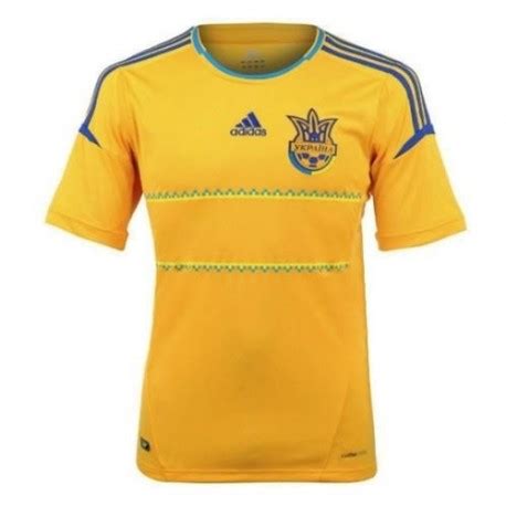 Der ukrainische präsident wolodymyr selenskyj verteidigte die neuen trikots der nationalmannschaft als wirklich besonders. Ukraine National Soccer Trikot Home Adidas 12/13 ...