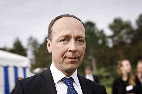 Samalle kadulle muutti uusi asukas. Jussi Halla-aho vaatii Suomeen lähes 6 000:ta poliisia ...