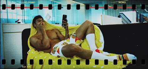 Последние твиты от 健身肌肉公0受 (@hfxiaosong). 采子再爆誘惑肌肉男星 化妝師揭手段曝她是「了不起的狠角色」 - 民視新聞網