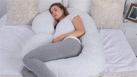 Best Maternity Pillows For Sleeping Reviews 2020 The Sleep Judge