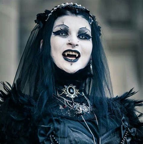 Features And Trends Of Gothic Fashion