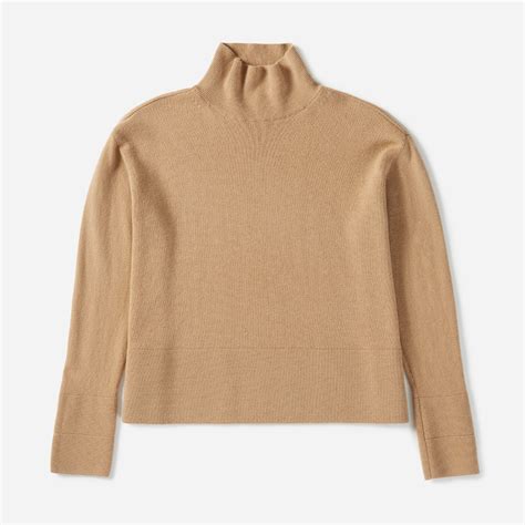 The Cashmere Square Turtleneck Camel Everlane