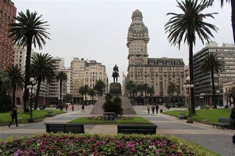 A Capital Do Uruguai é Um Convite A Uma Volta No Tempo à Uma época Em
