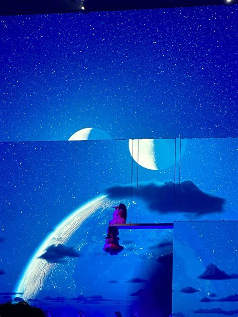 Stage effects make live SZA performance unforgettable – The Burlingame B