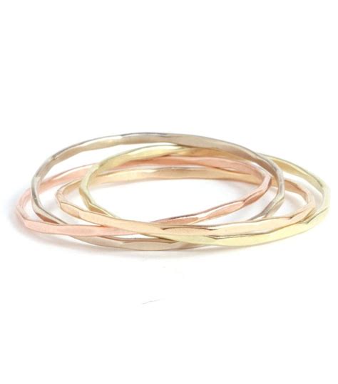 Our free ring sizer app is accurate and easy to use! How to Measure Your Ring Size | Who What Wear