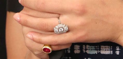 Scarlett Johanssons Engagement Ring Here Are Better Photos—plus 6