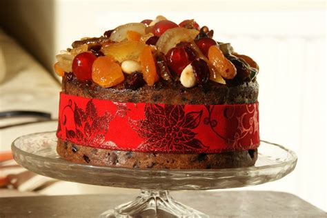 This is simple and cute holiday cake idea. Fruity christmas cake recipes - Healthyliving from Nature ...