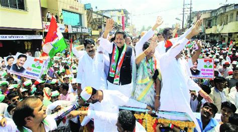 Big Crowd In Attendance Cm Files Nomination In Karad Cities Newsthe