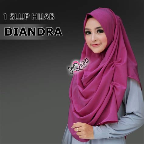Maybe you would like to learn more about one of these? Hijab Pashmina Instan Diandra Model Kekinian 2018 - Trend ...