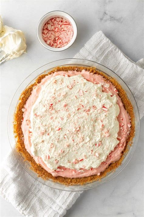 No Bake Candy Cane Pie Such A Sweetheart Recipe Candy Cane Pie Desserts Christmas Baking