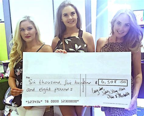 Selfie Sisters Weve Raised £10k For Charity By Rinsing Strangers