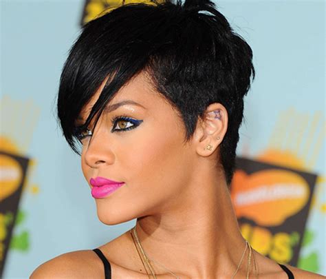 Rihanna is a fearless hair chameleon. kandeej.com: How To Deal With A Bad Hair Haircut
