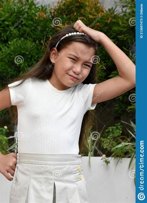 une fille philippine et la confusion image stock image du beau philippin 213097473