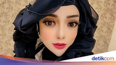 Hijabers Berwajah Barbie Ini Viral Dagu Lancipnya Bikin Netizen Julid