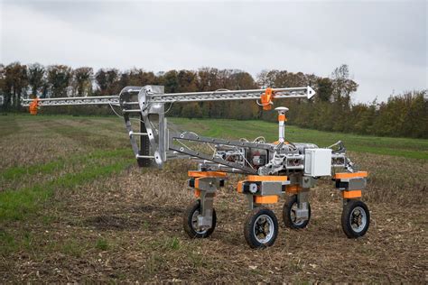 Autonomous Farming Robot Zaps Weeds With Lightning Strikes