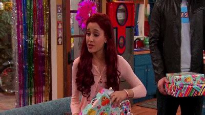 Sam & cat will make it's fall premiere september 10, 2013 ! Ariana Grande Hunts GIF - Find & Share on GIPHY