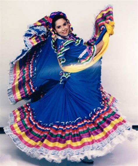 pin by atty on mexican folk dance folklorico dresses traditional outfits beautiful mexican women