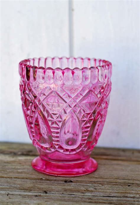 How To Make Beautiful Hand Painted Glass Bud Vases Bud Vase Diy Diy