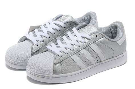 Iconiques comme les modèles stan smith ou design comme les sneakers tendances superstar, ces chaussures ont un intérêt technique et. basket adidas pas cher pour garcon
