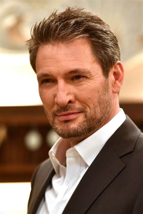 Christoph, der selina versichert, nur aus liebe zu ihr so gehandelt zu haben, hofft, dass selina weiterhin stillschweigen bewahrt. GZSZ und „Sturm der Liebe": Diese Stars waren in beiden ...