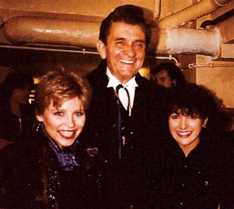 Gina Schock Johnny Cash And Jane Wiedlin Backstage At The Go Gos