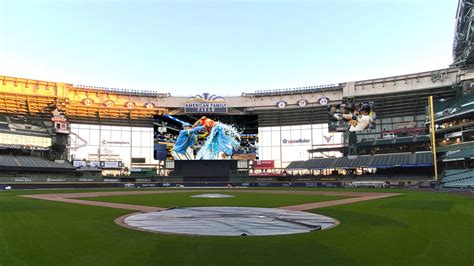 Milwaukee Brewers American Family Field gets new scoreboards in 2024