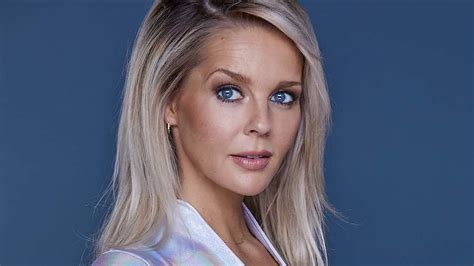 Chantal janzen ( tegelen , 15 february 1979 ) is a dutch actress , musical star and presenter who appeared among others in 42nd street , saturday night fever , beauty and the beast, he believe in me and tarzan. Chantal Janzen speelt in nieuwe Kees & Co