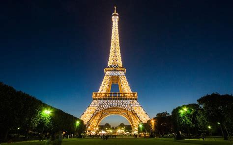Passion For Luxury 15 Romantic Photos Of The Eiffel