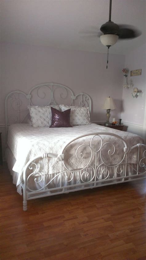 Antique wrought iron bed idea diy. Spray painted Wrought Iron Bed....looks amazing | Wrought iron beds, Home decor, Diy furniture